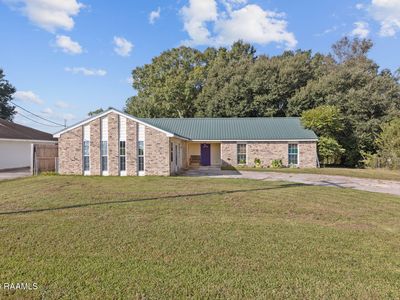 321 W Broussard Rd
