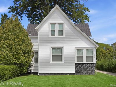 Property at 168 Kerby Rd, Grosse Pointe Farms, MI