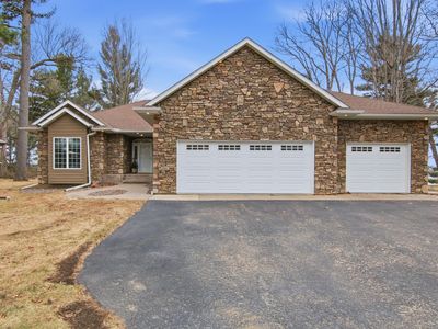 2907 Plum Tree Cir N