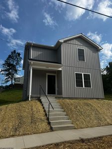 148 Mulberry Ave