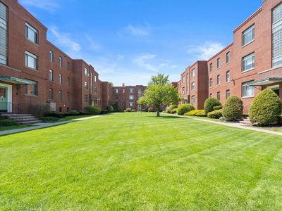 10 Ashland St APT 2L