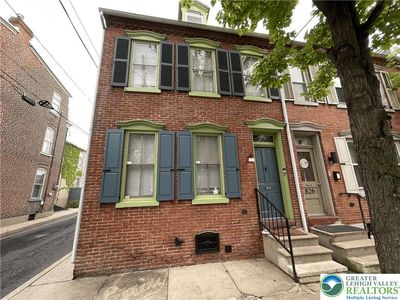 824 W Gordon St