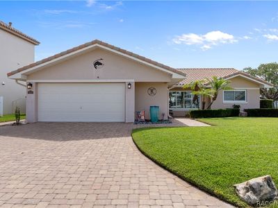 2221 N Kings Cove Point