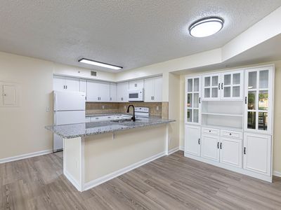 1275 Wildwood Lakes Blvd APT 203