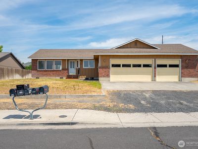 1539 S Bailey