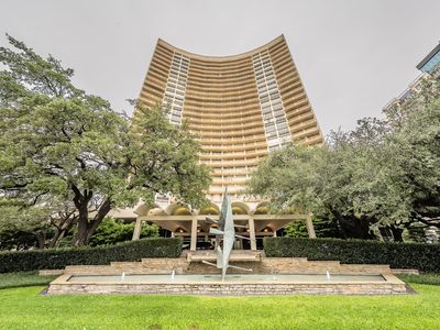 6211 W Northwest Hwy APT 1107