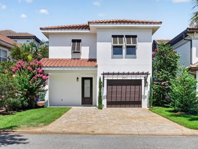 233 Calusa Blvd