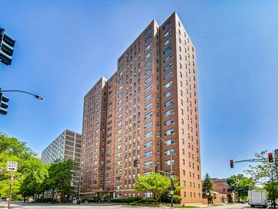 2909 N Sheridan Rd APT 114