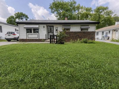 1943 W Kneeland STREET