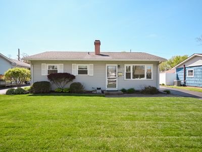 907 Lilac Ln