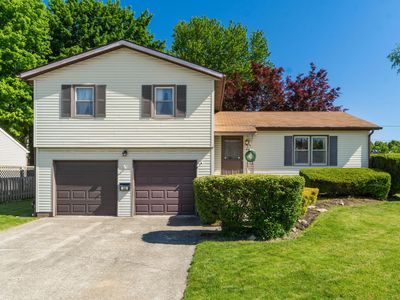 Property at 866 W Locust St, Newark, OH