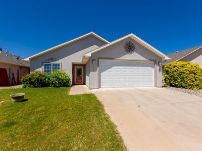 555 Acacia Ave