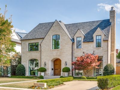 3325 Bryn Mawr Dr