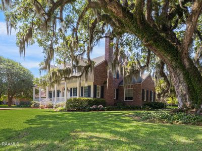 6 Duperier Oaks Dr