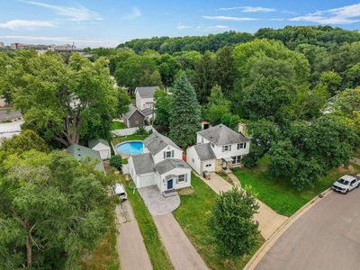 717 N Blackhawk Ave