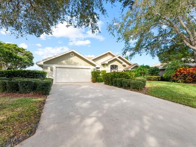 1009 SW Lighthouse Drive