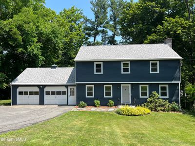 9 Bolton Dr