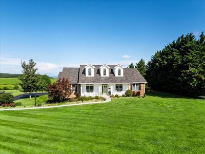 2120 Knoll Crest Dr