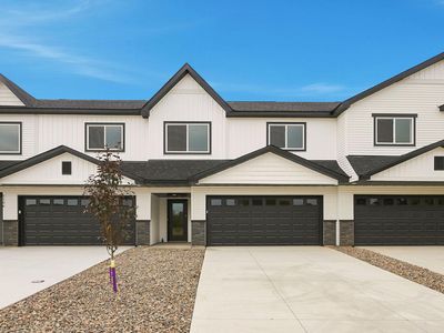 1104 45th Ave NE
