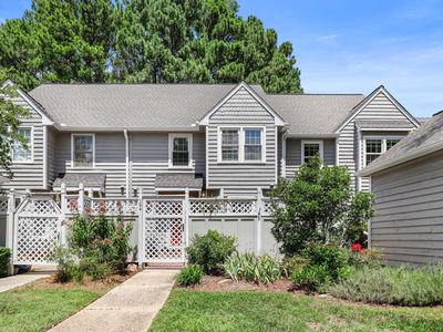 104 Lakewater Dr