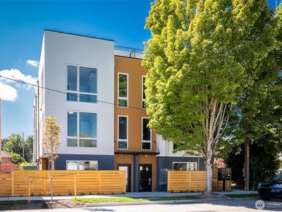 527 S Cloverdale Street #D