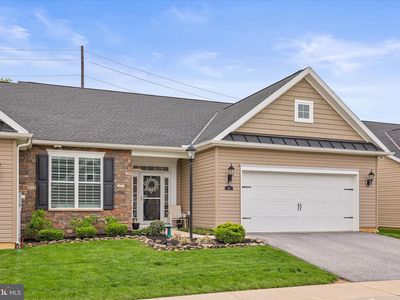 415 Hawthorn Ln #3