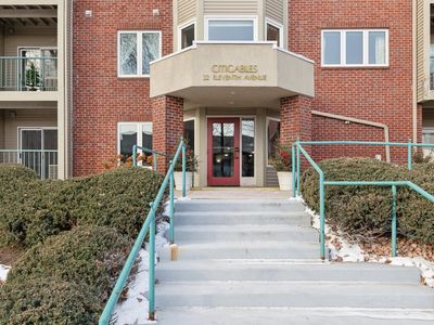 32 11th Ave S APT 303