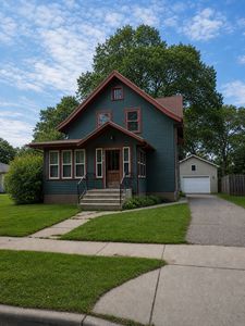 816 3rd St SE