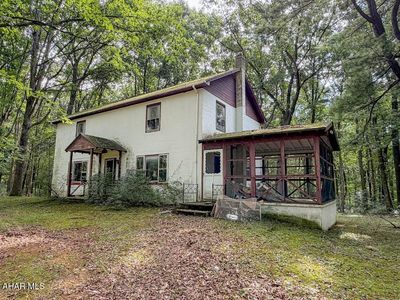570 Paradise Hill Dr