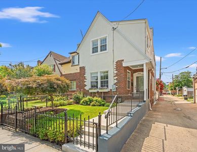 1809 Otis St NE