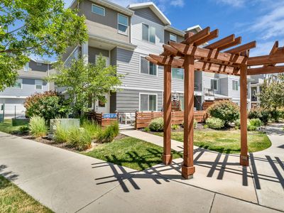 3693 W Sunrise Sky Ln