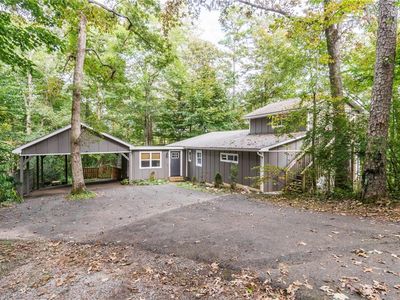 136 Bob Edwards Dr