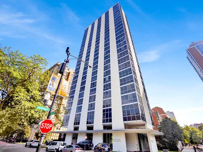 1555 N Dearborn Pkwy APT 4C