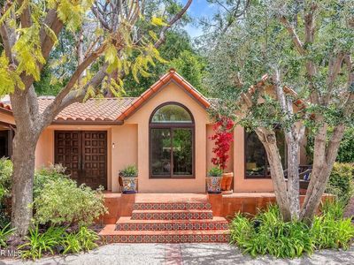 4456 Hayvenhurst Ave