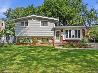 260 Burroughs St
