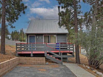 102 E Country Club Blvd