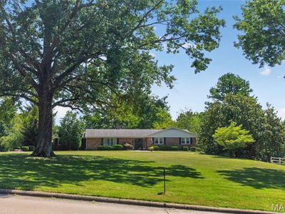 948 Donna Dr