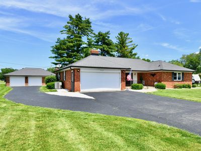 980 N Broadway Dr