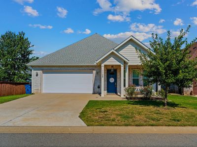 1128 Essex Dr