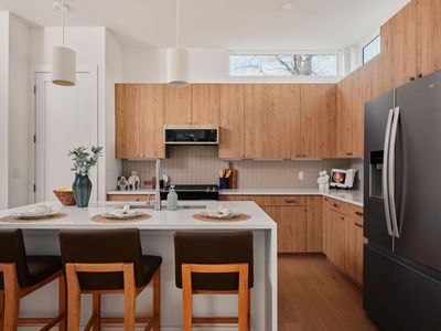 6407 Bradsher #B
