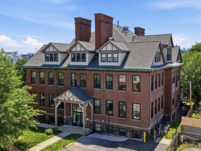 220 Spencer Ave Unit 104