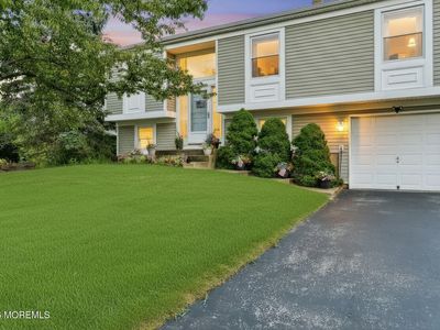 209 Hearth Court W