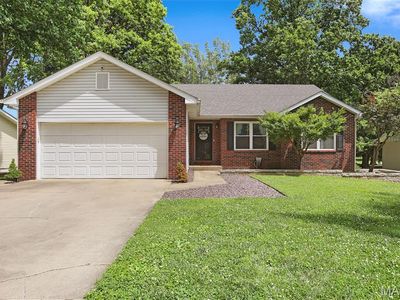 28 S Meadow Ln