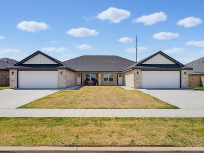 317/321 Woodstock Ln