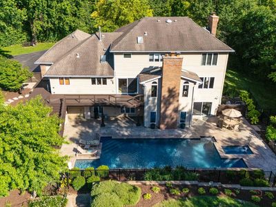 4525 Red Oak Ln
