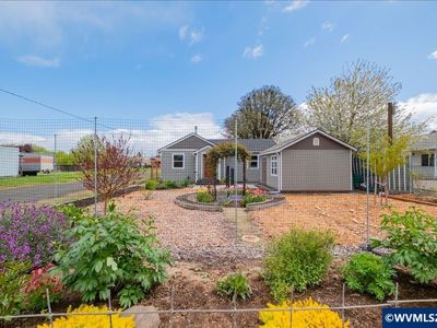 345 S 19th St
