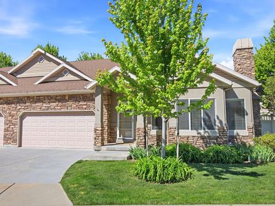 740 S Clearwater Ct