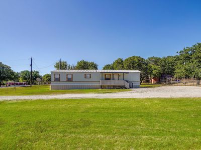 Property at 173 Briar Oaks Dr, Azle, TX
