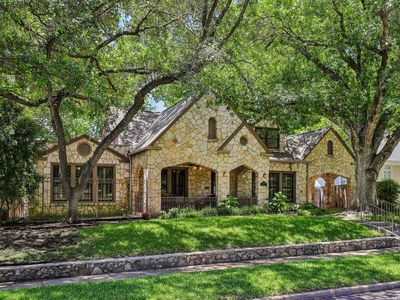 248 ROSEMARY AVE