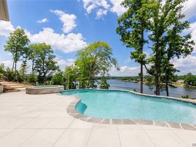 14922 Edgewater Dr